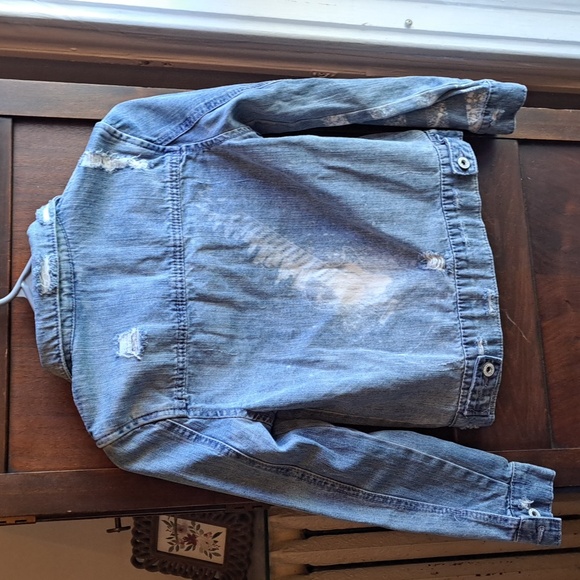 Art Class size med distressed w gromett detail w painted guitar blue jean jacket - Picture 5 of 6